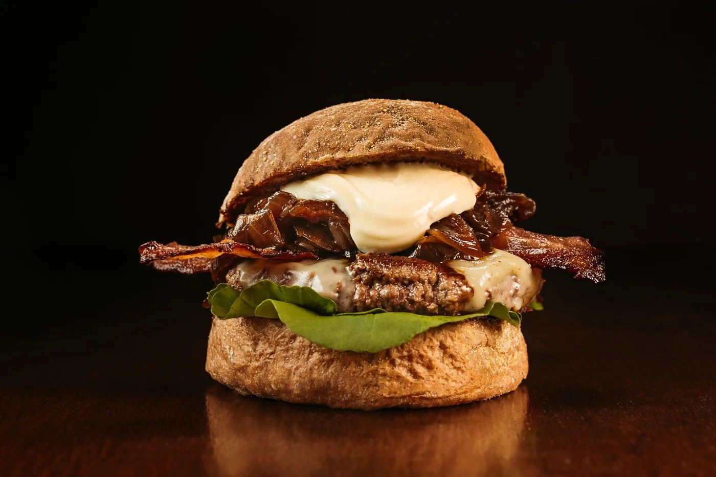 Smash burger Le Liégeois, spécialité Liège — La générosité liégeoise dans chaque bouchée. Sauce au sirop …